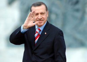 Erdoğan'nın Okuduğu Şiir Salonu Salladı