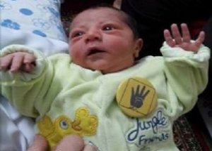 Mursi'nin Torunundan Rabia İşareti