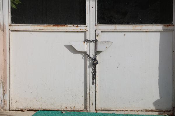 semdinli-belediyesi-kapisina-kilit-vuruldu2-sadecehaber.jpg