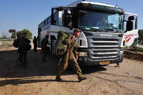 ISRAIL ASKERLERI GAZZE SERIDINI UCE BOLDU galerisi resim 1