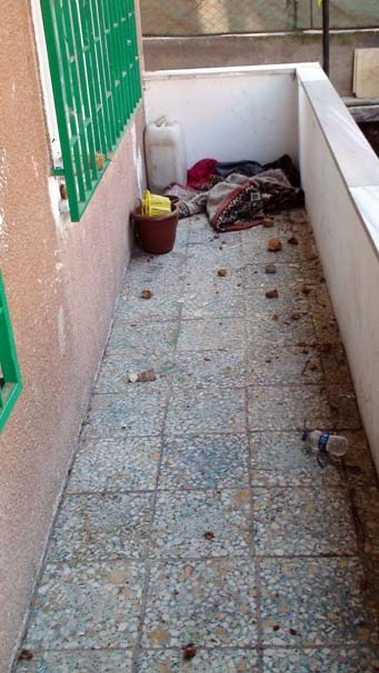 Öfkeli vatandaşlar Beratcan'ın ailesinin evini bastı galerisi resim 2
