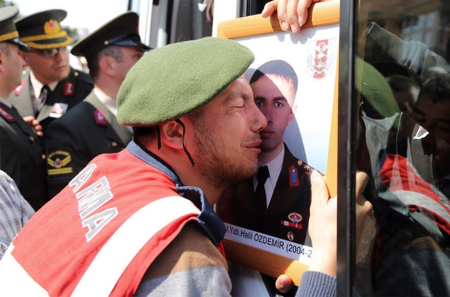 Jandarma Yüzbaşı Halil Özdemir'e son veda galerisi resim 1