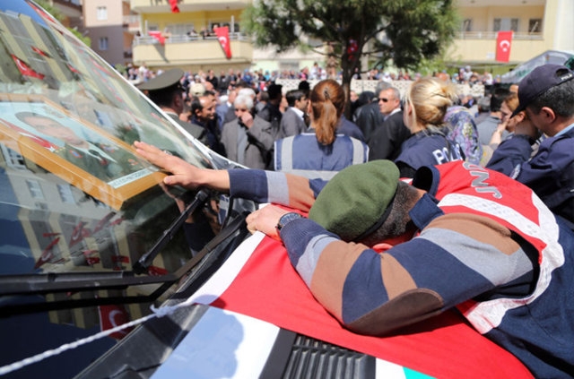 Jandarma Yüzbaşı Halil Özdemir'e son veda galerisi resim 10
