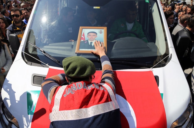 Jandarma Yüzbaşı Halil Özdemir'e son veda galerisi resim 11