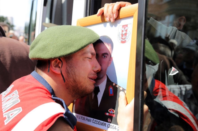 Jandarma Yüzbaşı Halil Özdemir'e son veda galerisi resim 2