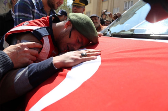 Jandarma Yüzbaşı Halil Özdemir'e son veda galerisi resim 3