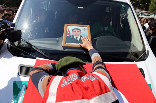 Jandarma Yüzbaşı Halil Özdemir'e son veda galerisi resim 7