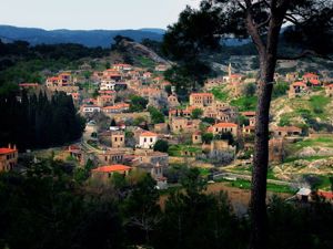 Bu köydeki ev fiyatları dudak uçuklatıyor!