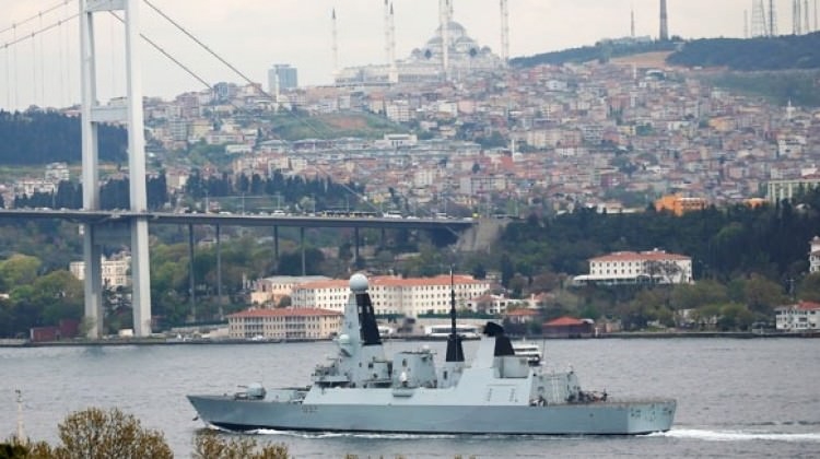 İngiliz savaş gemisi Karadeniz'e gitti galerisi resim 1