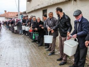 Hep birlikte el ele verip seferber oldular