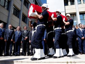 Şehit başsavcı son yolculuğuna uğurlanıyor!