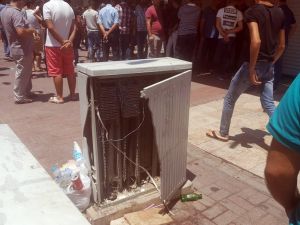 İlçe bir anda karıştı! Avukatlar AVM'ye sığındı