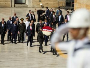 YAŞ üyeleri Anıtkabir'i ziyaret etti