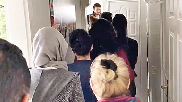 Önce cinsel içerikli sohbetle tahrik edip sonra satış! galerisi resim 1