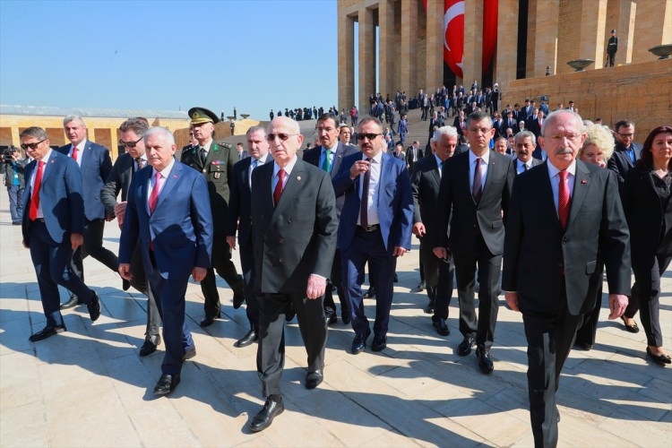 Anıtkabir'de düzenlenen törene bir tek onlar katılmadı galerisi resim 4