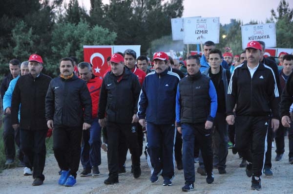 Sabah namazıyla birlikte yürüyüşe geçtiler galerisi resim 8