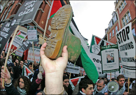 DUNYADAN ISRAIL'E ORTAK PROTESTO galerisi resim 1