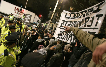 DUNYADAN ISRAIL'E ORTAK PROTESTO galerisi resim 11