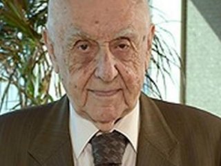 Sedat Üründül Kimdir?