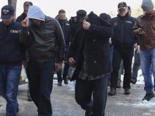 İstanbul'da 9 polis tutuklandı