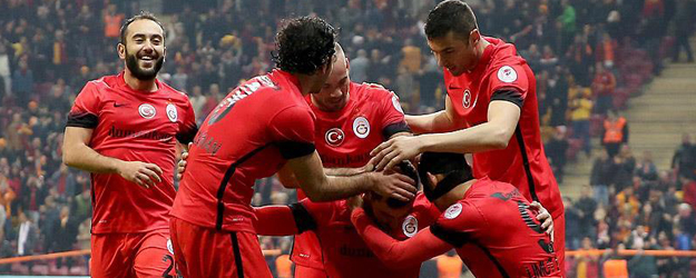 Aslan moral arıyor!