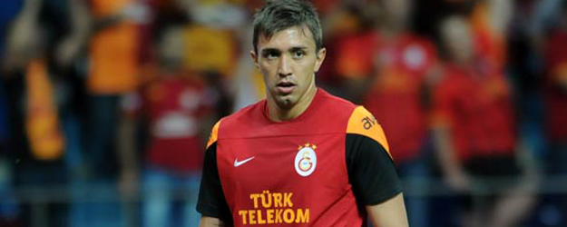 Muslera havalimanında mahsur kaldı!