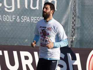 Arda’nın tişörtü dikkat çekti