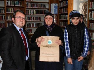 Engelli Kızı İçin Kitap Kurdu Oldu
