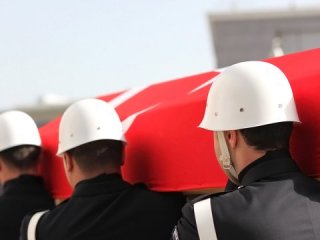 Şehit cenazesinde yer tartışması