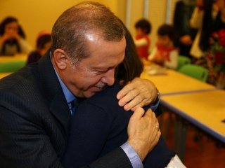 Cumhurbaşkanı Erdoğan o şiirde duygulandı