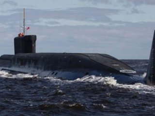 Rus denizaltısı Letonya'ya girdi!