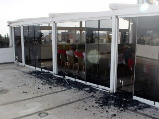 Kilis'te otelin çatısında patlama meydana geldi