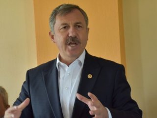 'O parti değil o terörist bir parti'