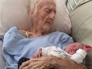 101 yaşındaki yaşlı kadın anne oldu
