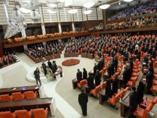 Ak Parti'den hilal taktiği!