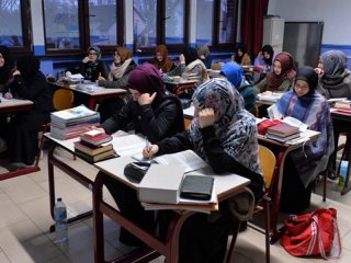 Onedio'dan İmam Hatiplilere 'militan' benzetmesi
