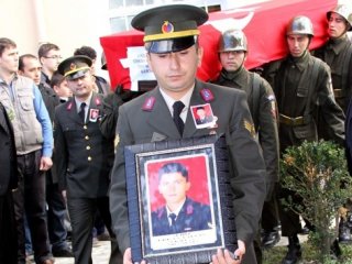 4 yıl önce şehit devresinin fotoğrafını taşımış