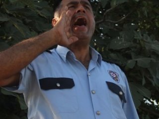 Polis bağıra bağıra aradı