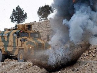 Jandarma karakoluna bombalı saldırı