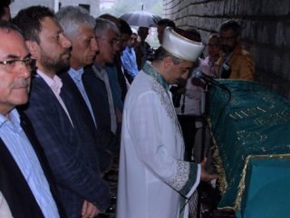 Cumhurbaşkanı Erdoğan’ın dayısı toprağa verildi