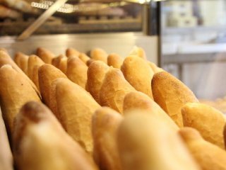 Gizli bilgiler ekmek arasında taşınmış