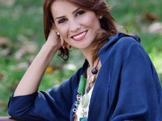 Esra Erol kimdir?