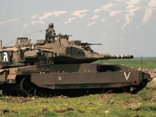 İsrail Esed ordusuna füzeli saldırı başlattı