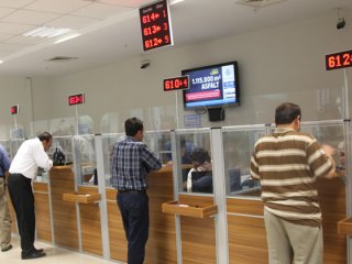 1 Ocak Pazartesi günü hangi kurumlar açık? PTT ve bankalar hizmet verecek mi?