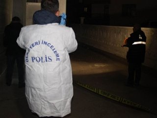 İnşattan düşen usta hayatını kaybetti