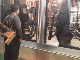 Haberlerde tanıdığımız boyacı çocuğa destek!