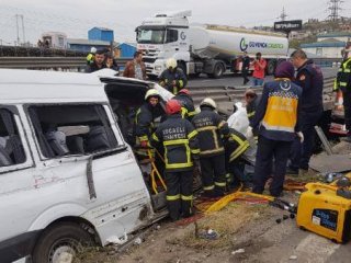 TEM'de kaza! Vali ve kaymakam eşleri yaralandı