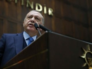 Erdoğan: Edepsizce el kol sallıyor, yaptırmam!