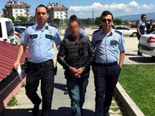 Alacak kavgasında kardeşini öldürdü