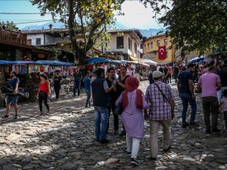 Cumalıkızık'ta hafta sonu yoğunluğu